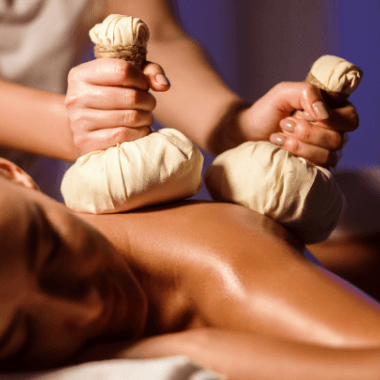 Thaise kruidenstempel massage